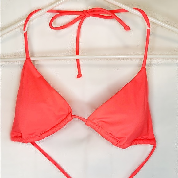 Victoria’s Secret Bikini - Picture 4 of 4